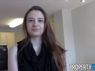 Propertysex - mladý skutečný estate činidlo s velký přírodní kozičky domácívyrobený pohlaví video